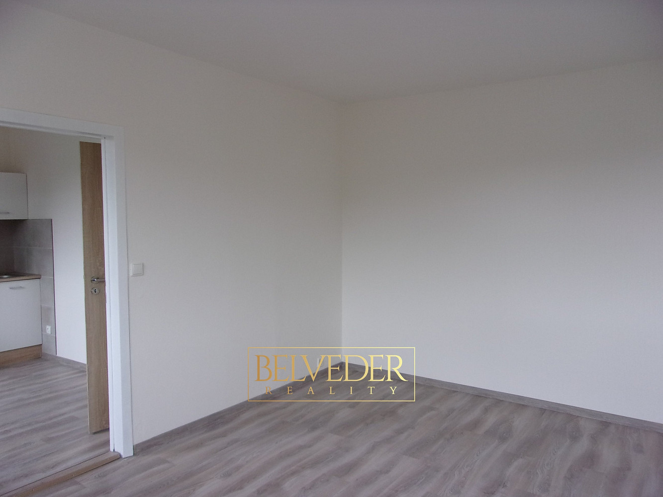 Pronájem bytu 2+kk 38 m² – fotografie 4