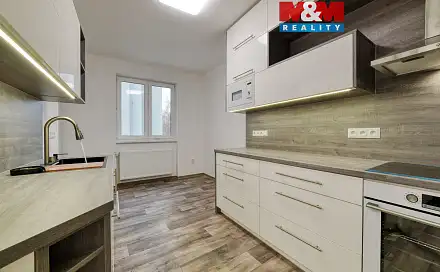 Pronájem bytu 4+1 121 m², Májová, Cheb