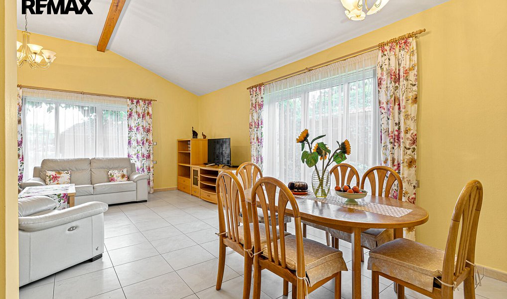 Prodej domu 186 m² s pozemkem 1 033 m², Uhlířské Janovice – náhled fotky 2