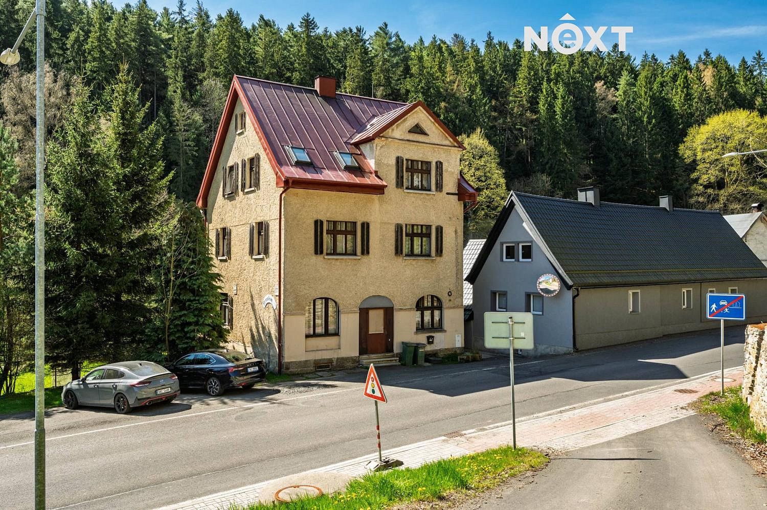 Prodej domu 258 m² s pozemkem 1 386 m²
