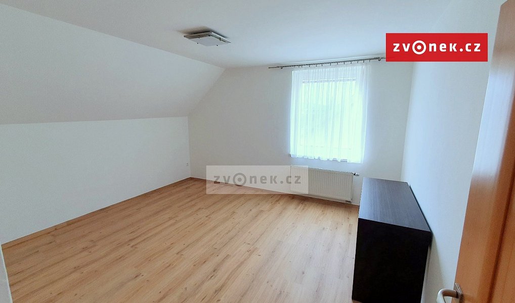Pronájem domu 270 m² s pozemkem 200 m², Zlín – náhled fotky 16