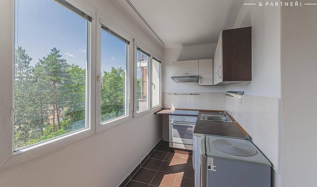 Pronájem bytu 1+kk 27 m², Hradec Králové – náhled fotky 2