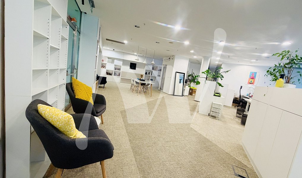 Pronájem kanceláře 353 m², Praha – náhled fotky 3