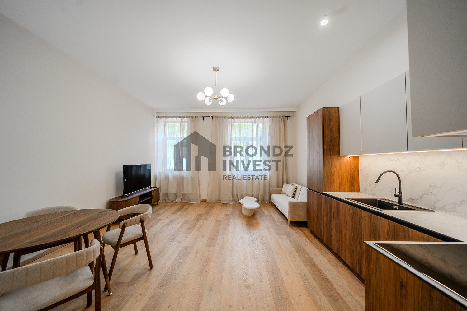 Pronájem bytu 2+kk 60 m² – fotografie 3