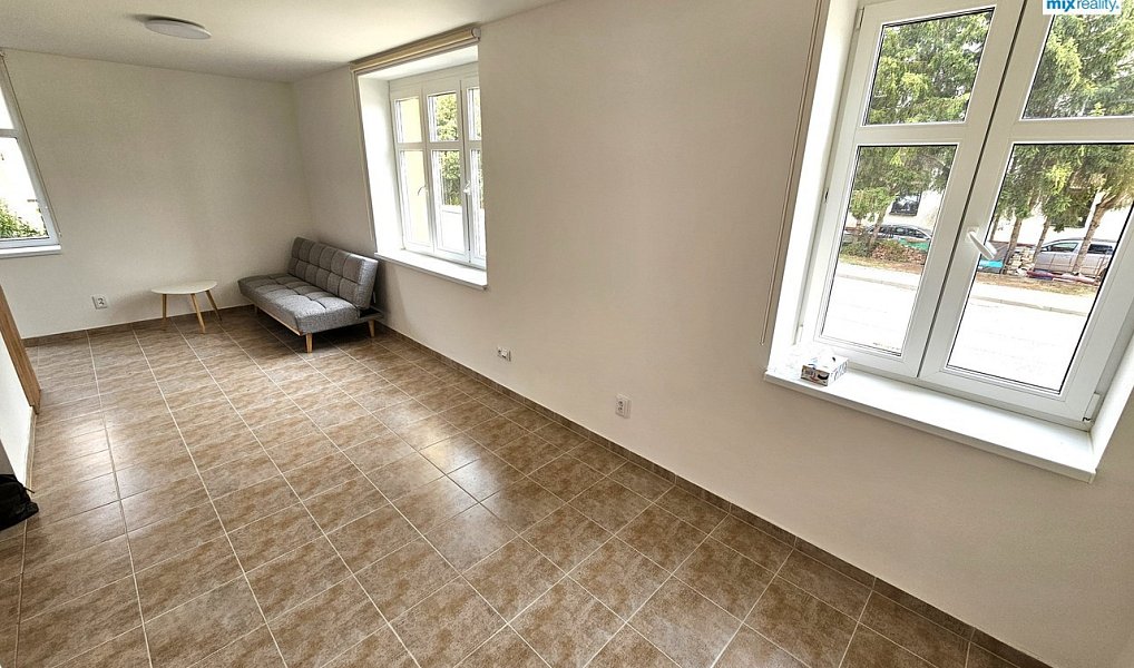 Prodej bytu 1+kk 34 m², Klatovy – náhled fotky 3
