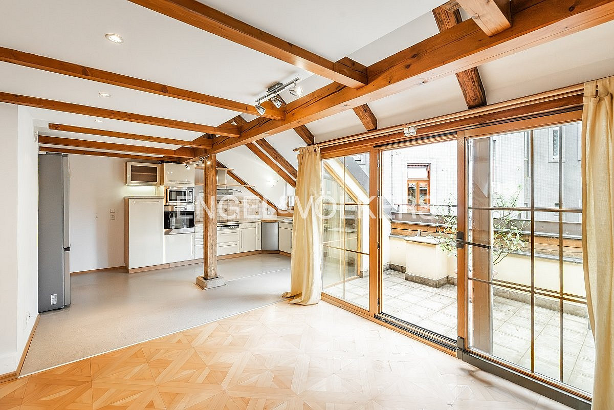 Pronájem bytu 4+kk 221 m²