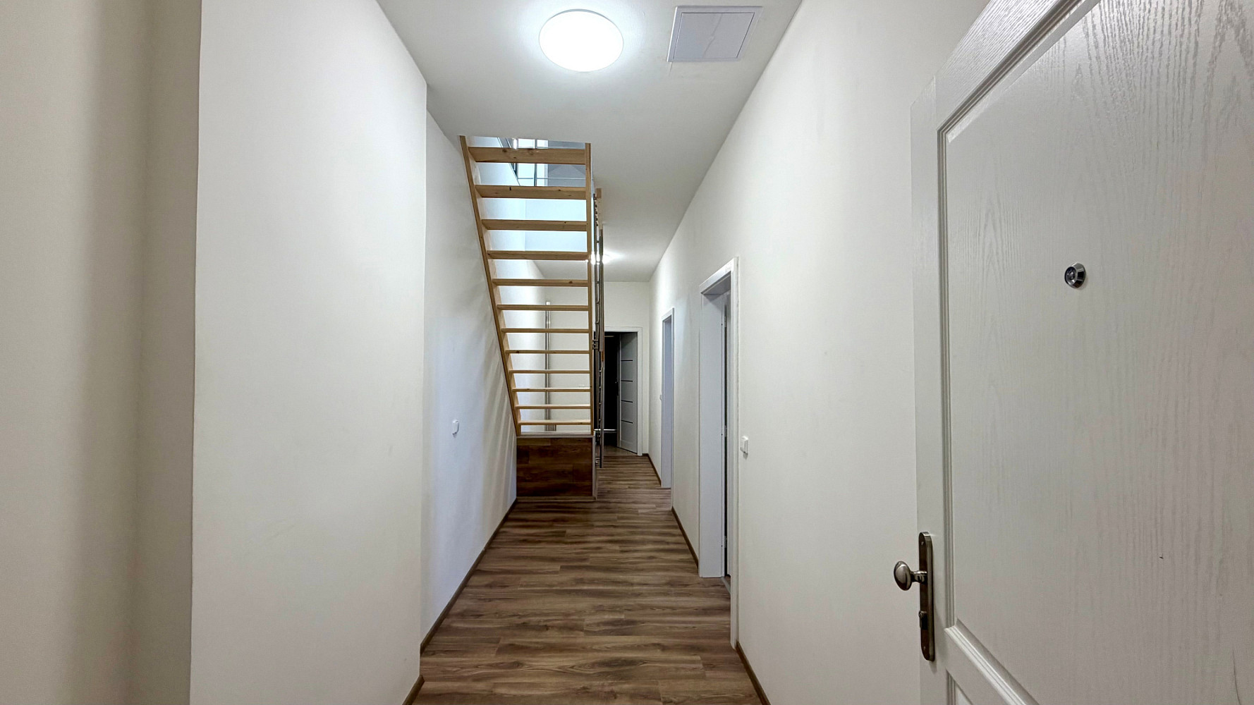 Pronájem bytu 3+kk 75 m² — photo 3