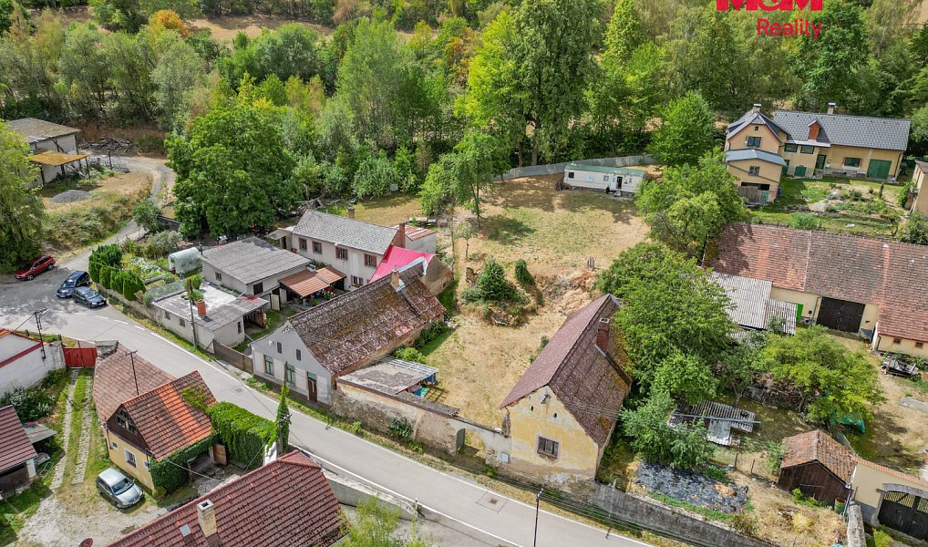 Prodej stavebního pozemku 1 676 m², Strašice – náhled fotky 11