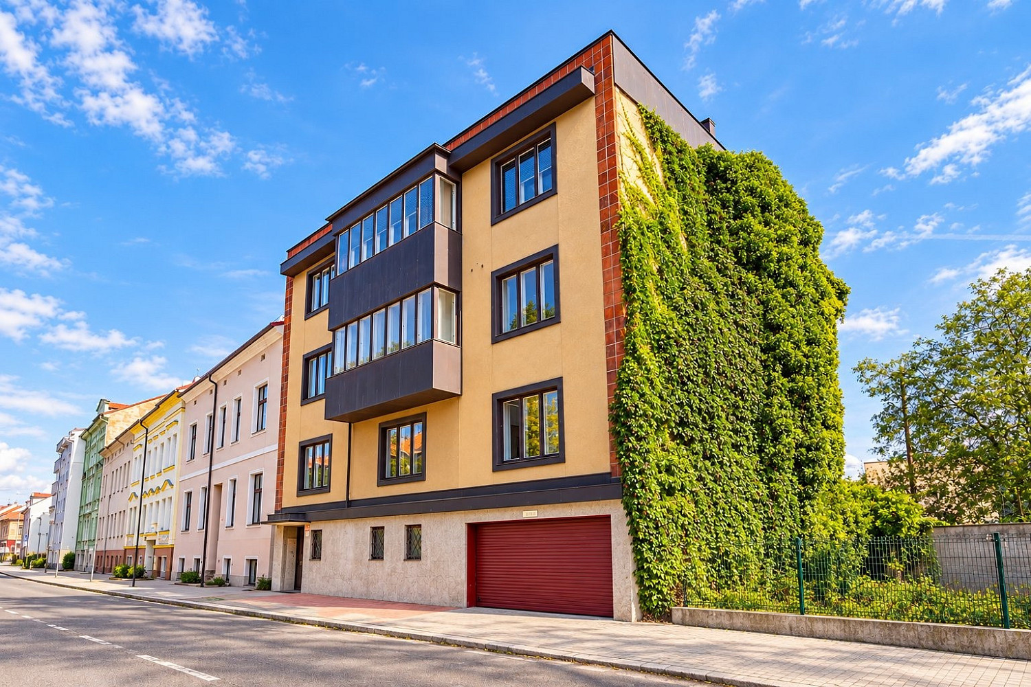 Prodej nájemního domu, činžáku 476 m²