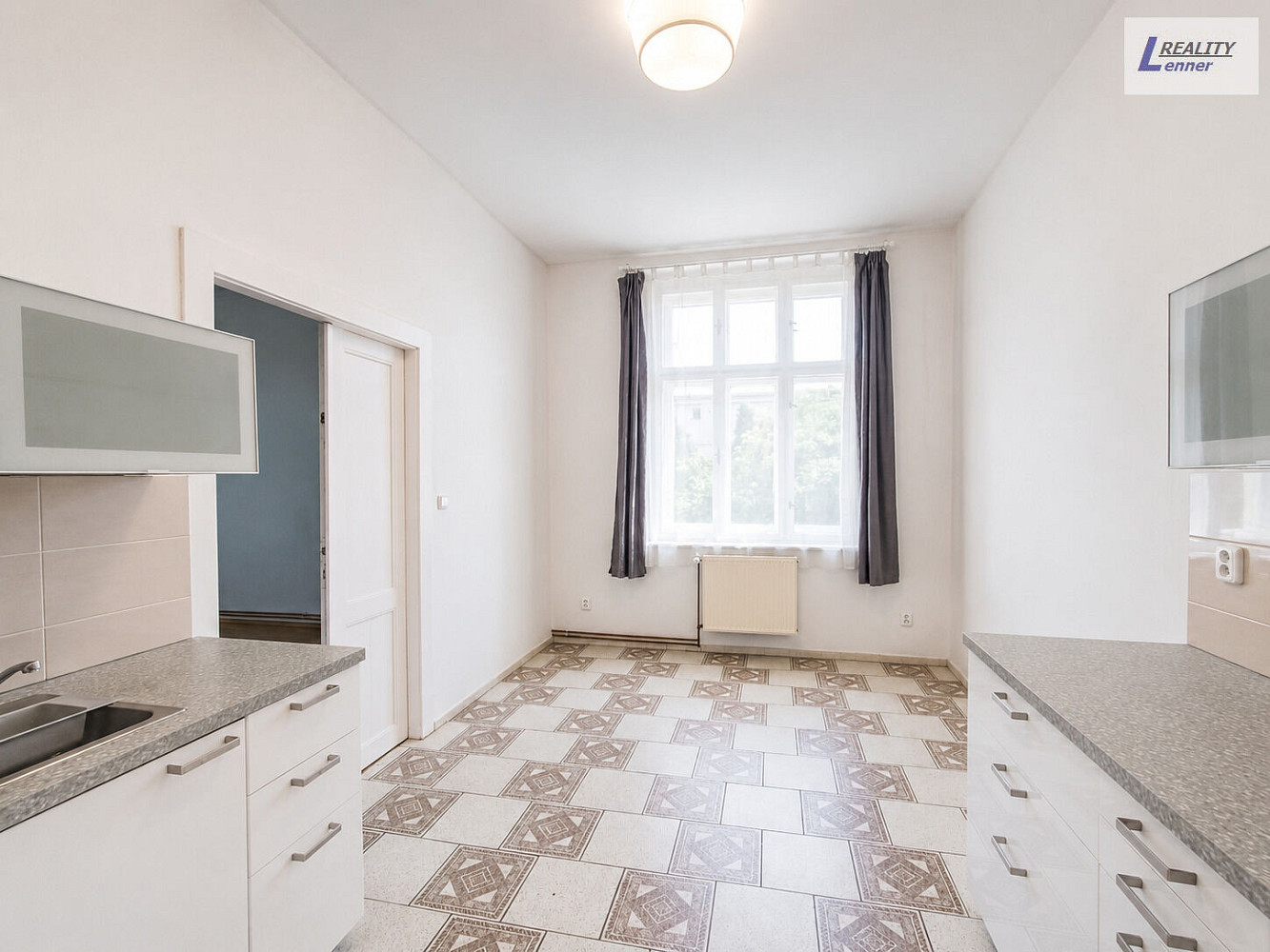 Pronájem bytu 2+1 70 m² — photo 2