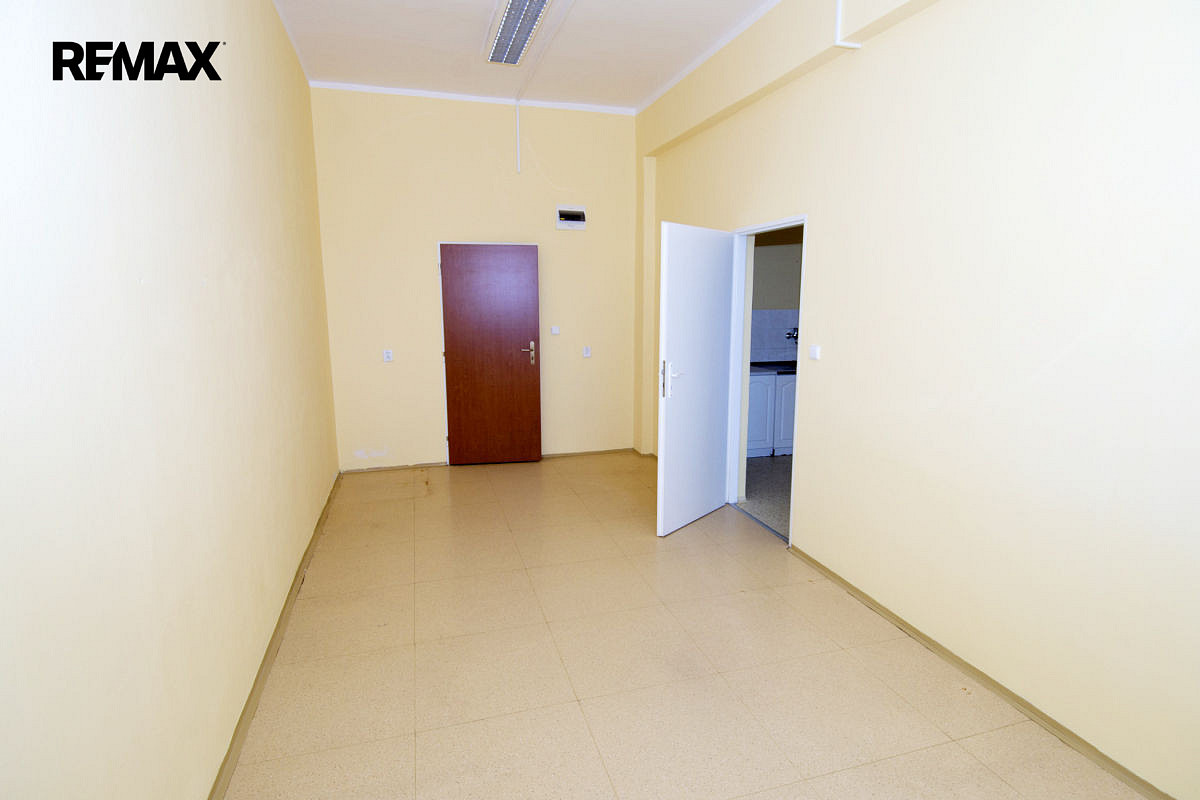 Pronájem komerčního objektu (jiného typu) 51 m² – fotografie 3