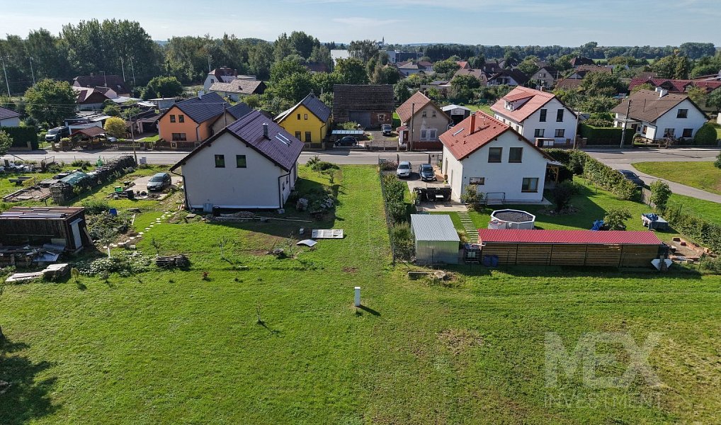 Prodej stavebního pozemku 999 m², Sadová – náhled fotky 6