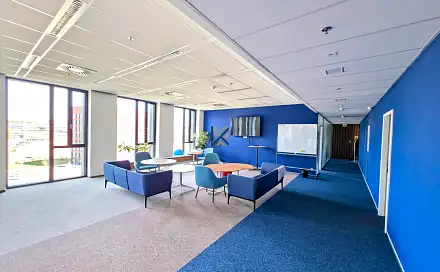 Pronájem kanceláře 564 m²