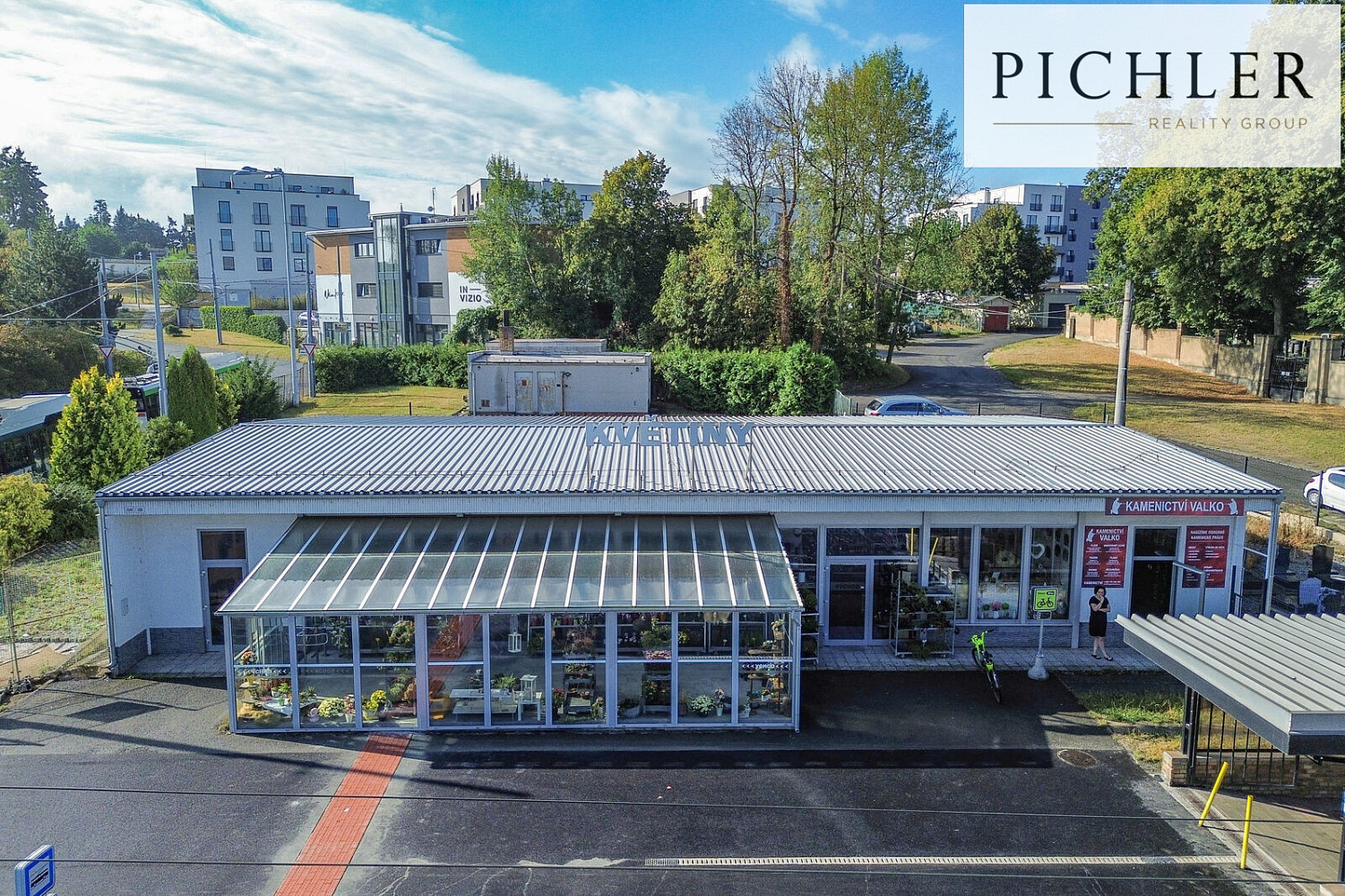 Pronájem obchodních prostor 330 m² – fotografie 2
