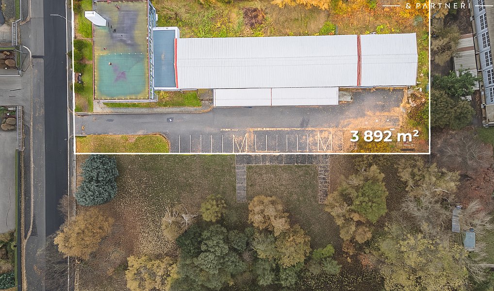 Prodej obchodních prostor 1 348 m², Hradec Králové – náhled fotky 2