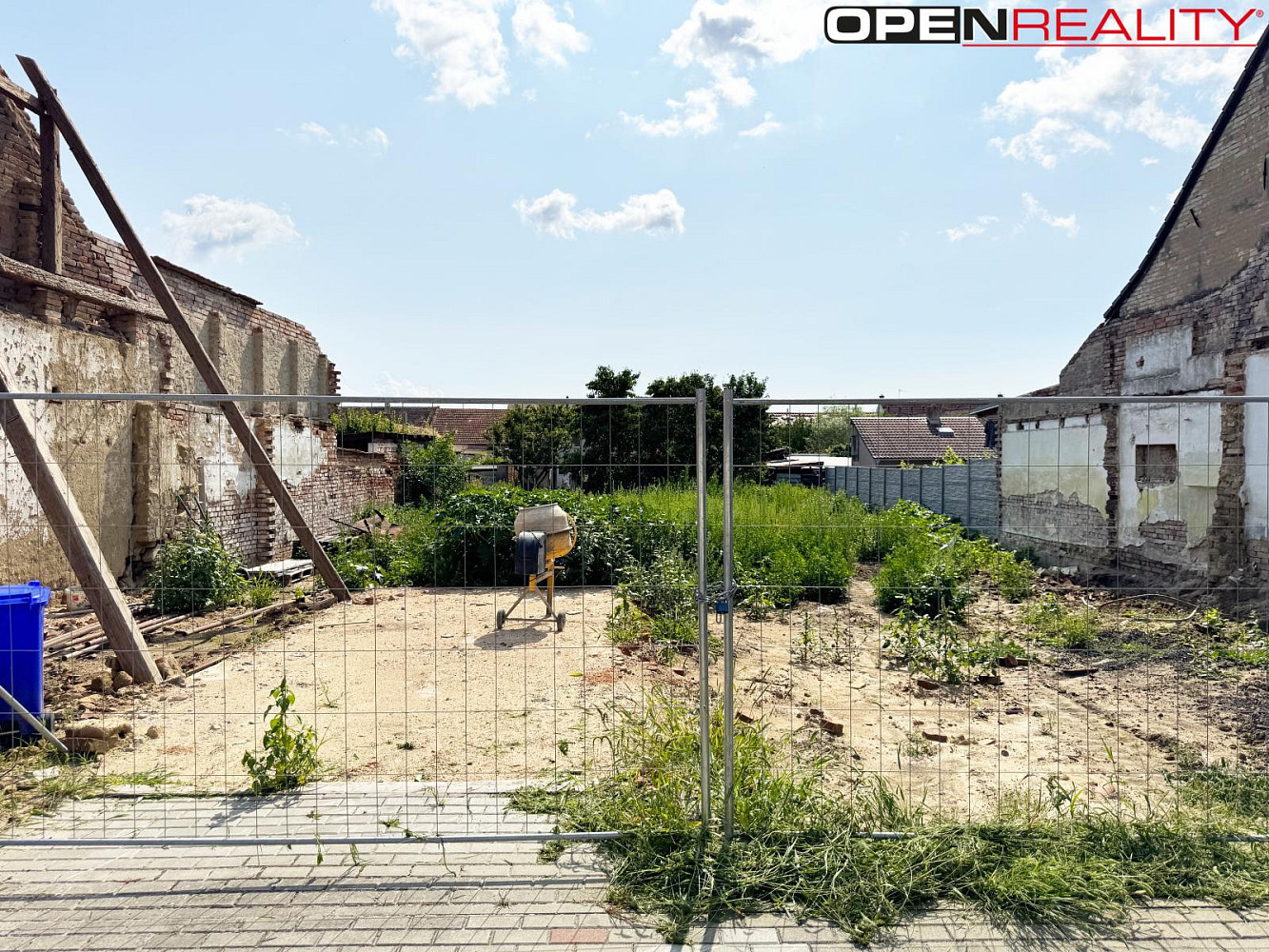 Prodej stavebního pozemku 640 m² – fotografie 2