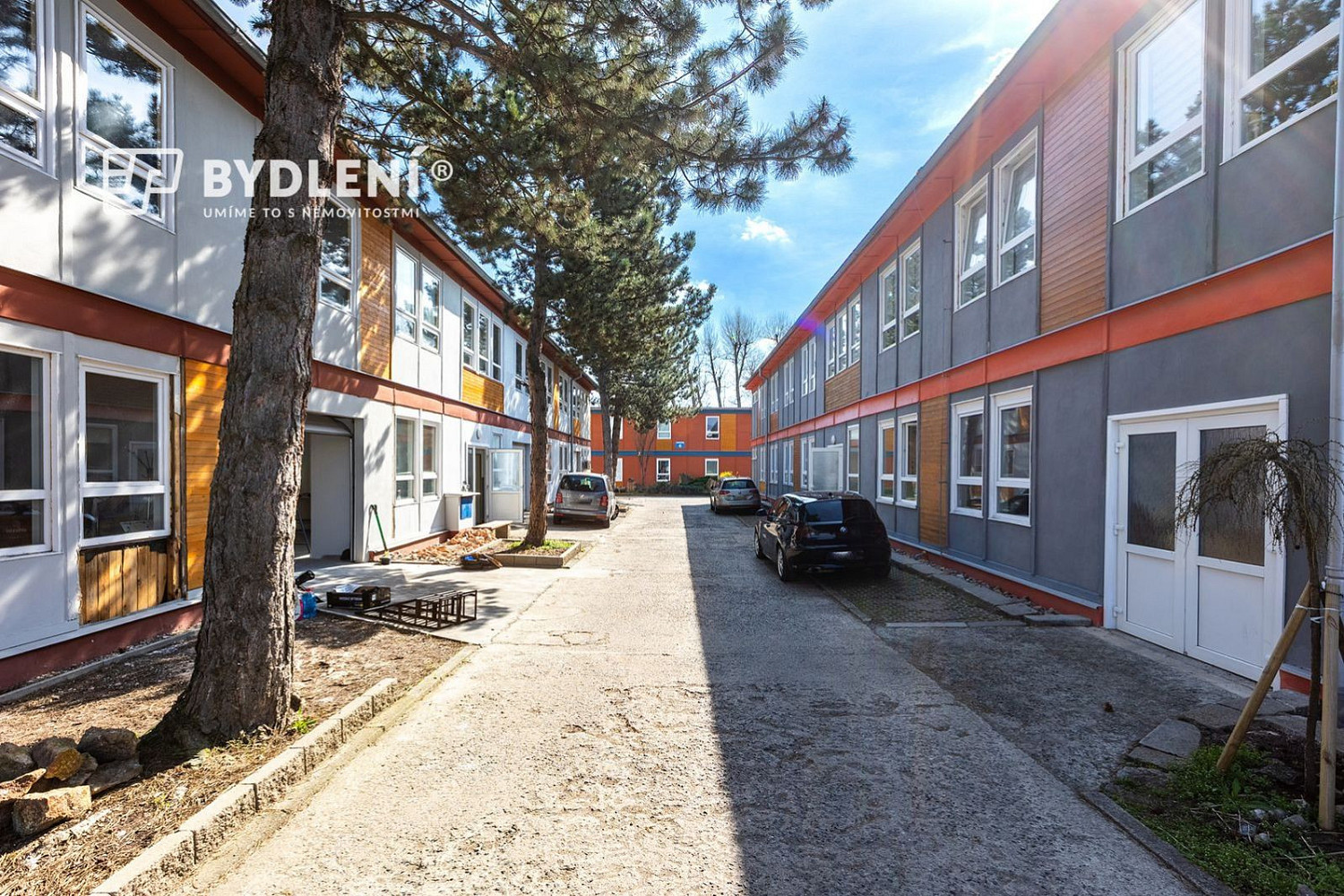 Pronájem kanceláře 2 109 m² – fotografie 3