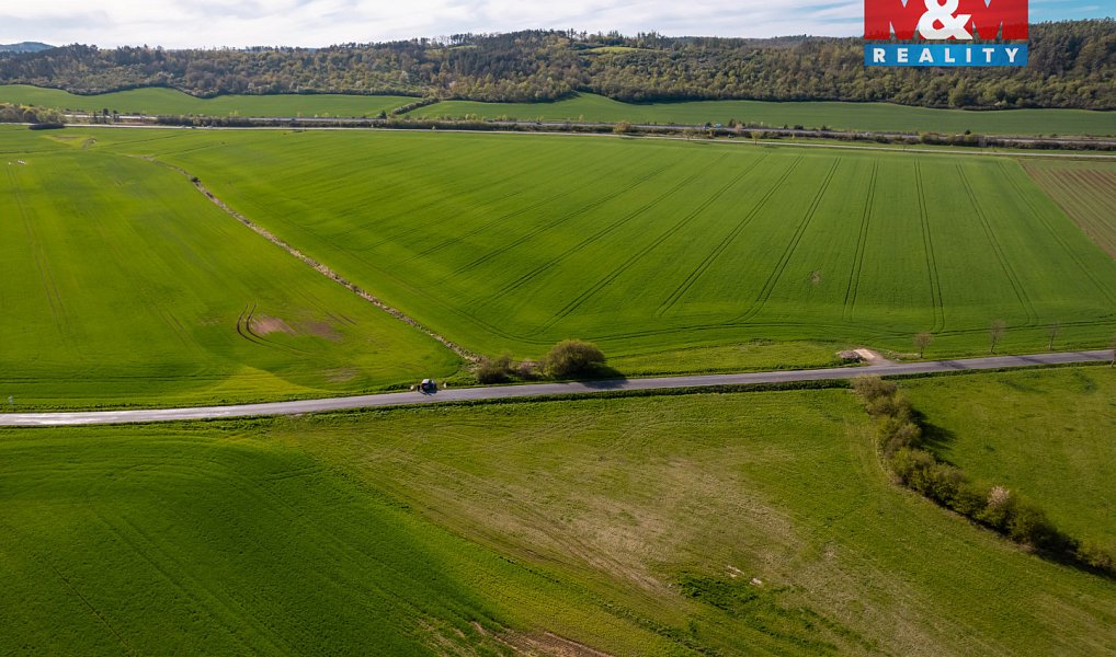 Prodej stavebního pozemku 1 914 m², Chlustina – náhled fotky 8