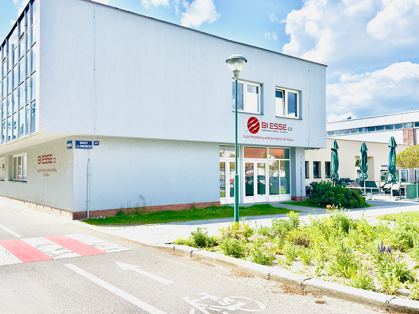 Pronájem obchodních prostor 593 m²