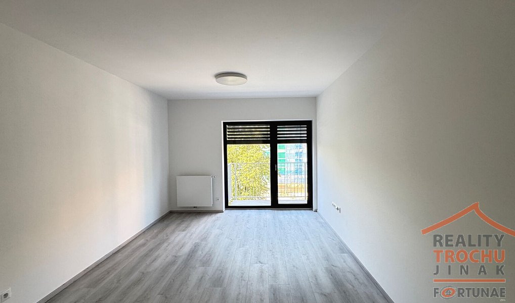Pronájem bytu 1+kk 27 m², Hradec Králové – náhled fotky 6