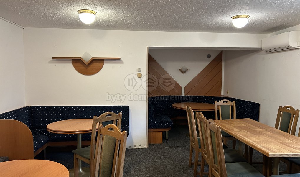 Pronájem restaurace 120 m², Hranice – náhled fotky 3
