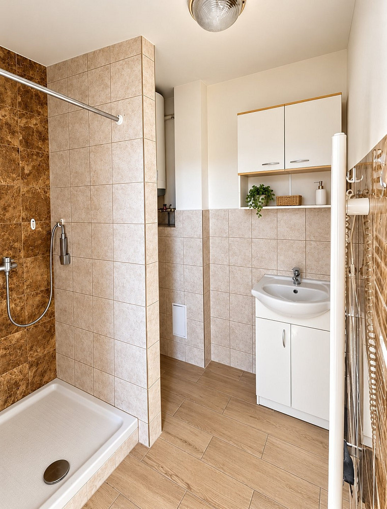 Pronájem bytu 2+kk 40 m² – fotografie 3