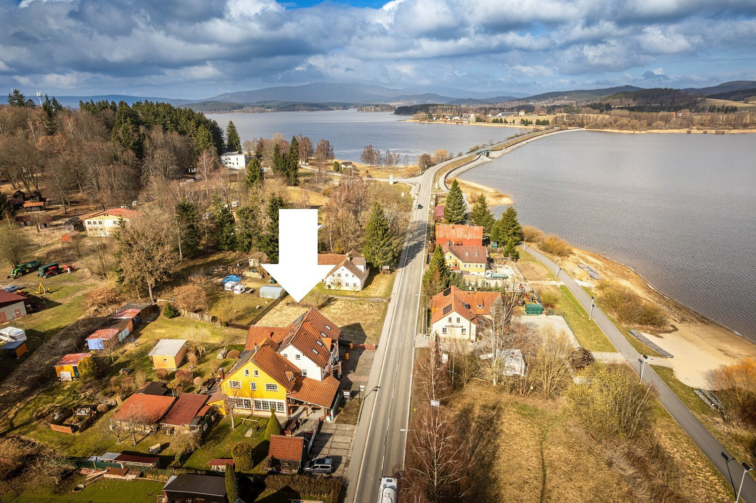 Prodej ubytovacího objektu 500 m² – fotografie 2