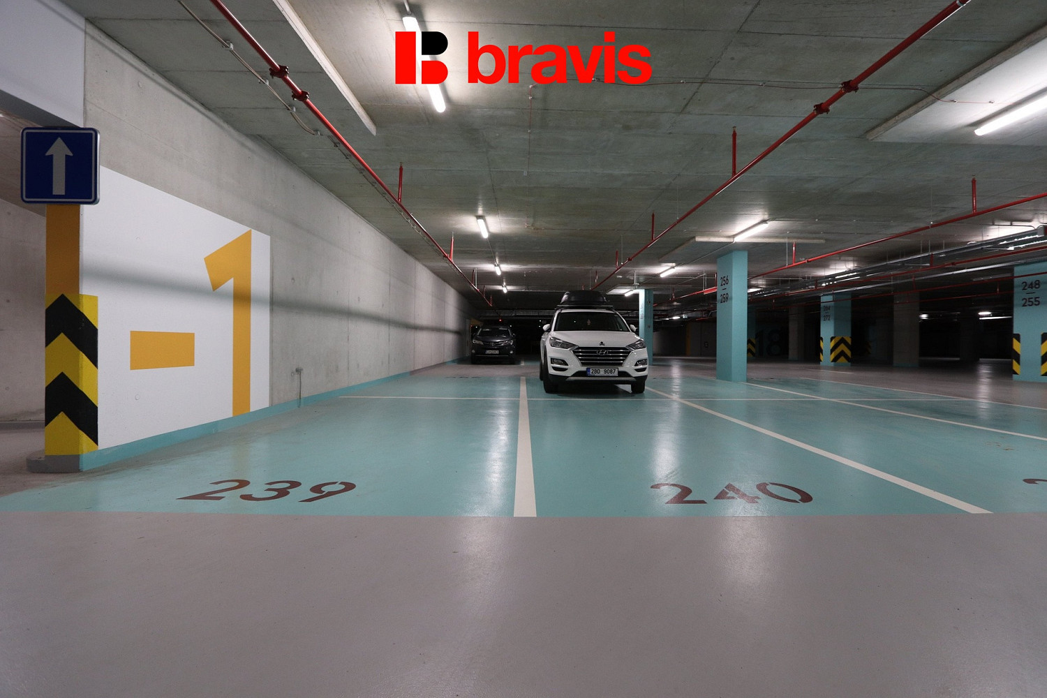 Pronájem garážové stání, Palác Trnitá, blízko office park Vlněna, volné ihned, 8 garážových stání k – fotografie 2