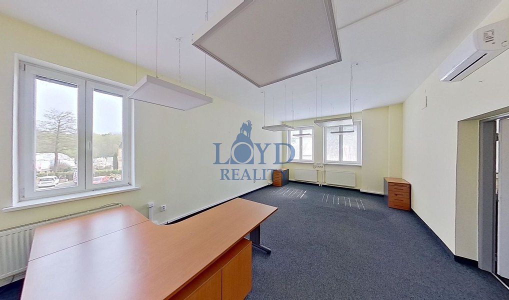 Pronájem kanceláře 30 m², Karlovy Vary – náhled fotky 3