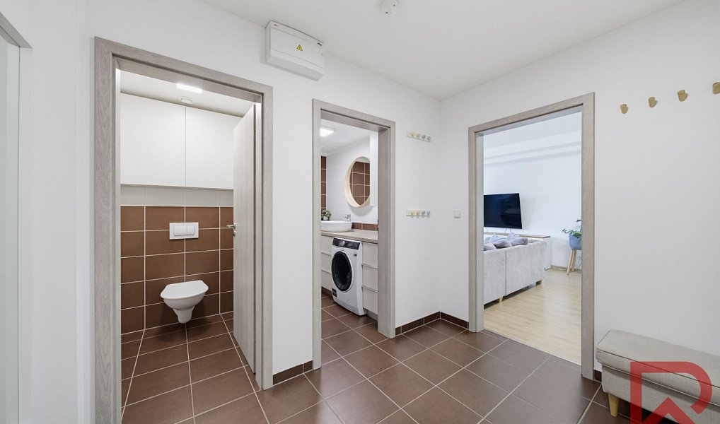 Prodej bytu 3+kk 94 m², Ostrov – náhled fotky 2