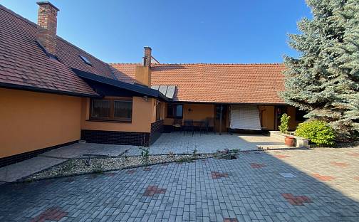 Prodej domu 200 m² s pozemkem 946 m², Hájek, Klobouky u Brna, okres Břeclav