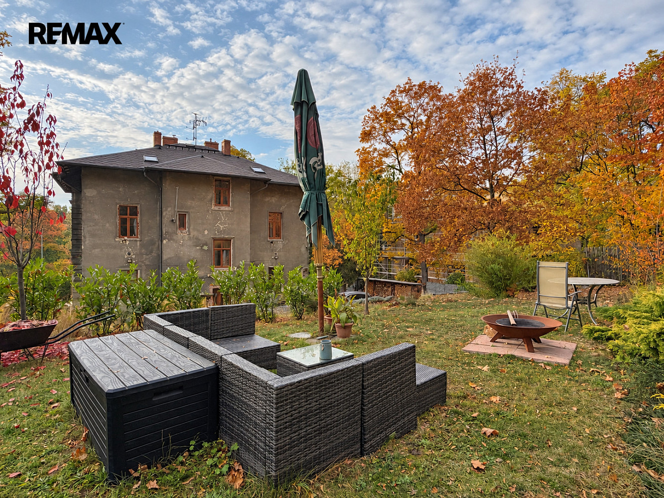 Prodej domu 345 m² s pozemkem 2 210 m²