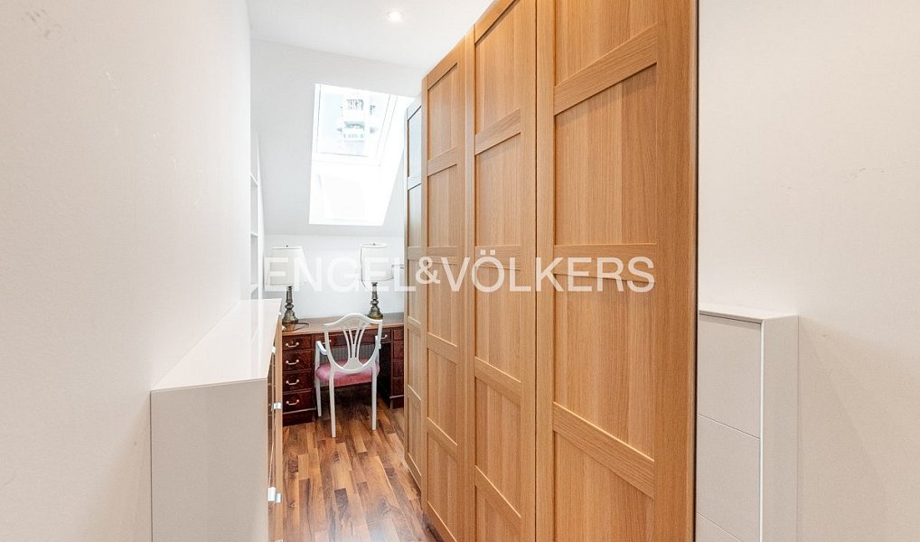 Pronájem bytu 4+kk 150 m², Praha – náhled fotky 12