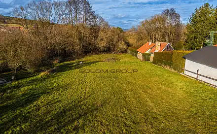 Prodej stavebního pozemku 4 472 m², Běštín, okres Beroun