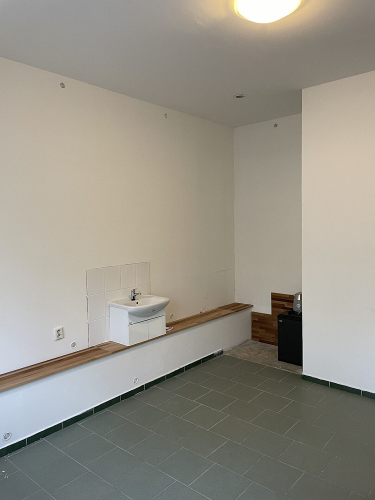 Pronájem obchodních prostor 20 m² – fotografie 4