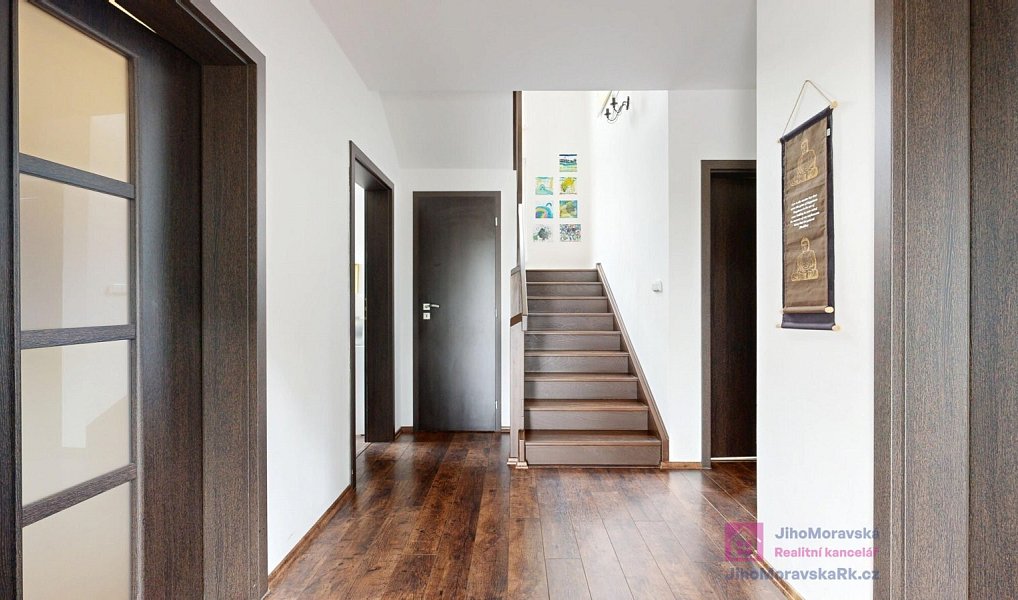 Prodej domu 252 m² s pozemkem 1 211 m², Valtice – náhled fotky 11