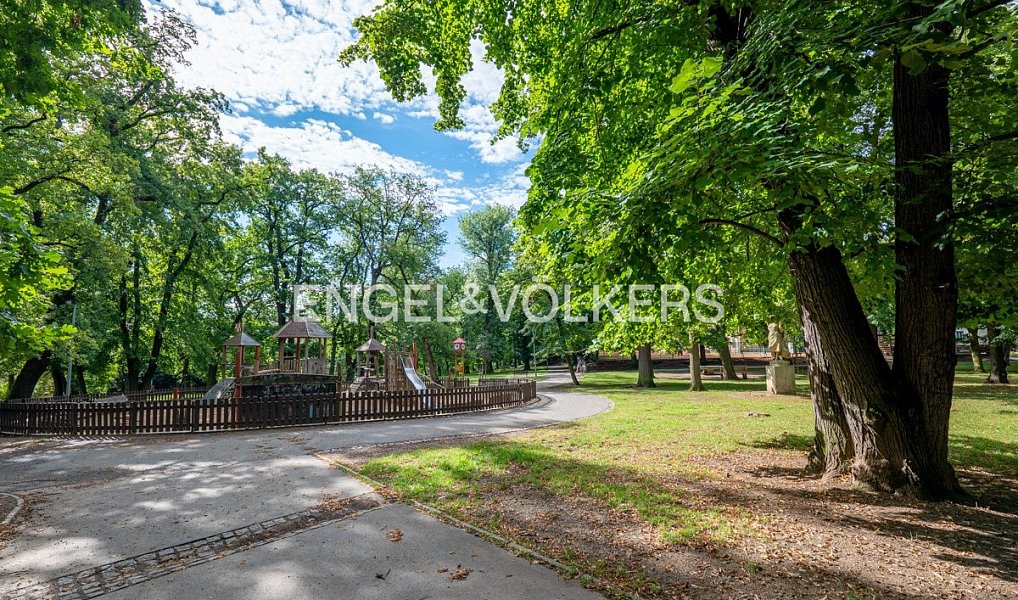 Pronájem bytu 4+kk 135 m², Praha – náhled fotky 11