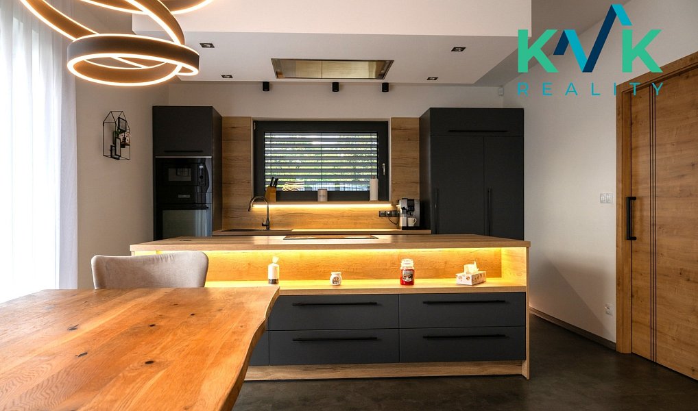 Prodej domu 228 m² s pozemkem 1 069 m², Hájek – náhled fotky 2