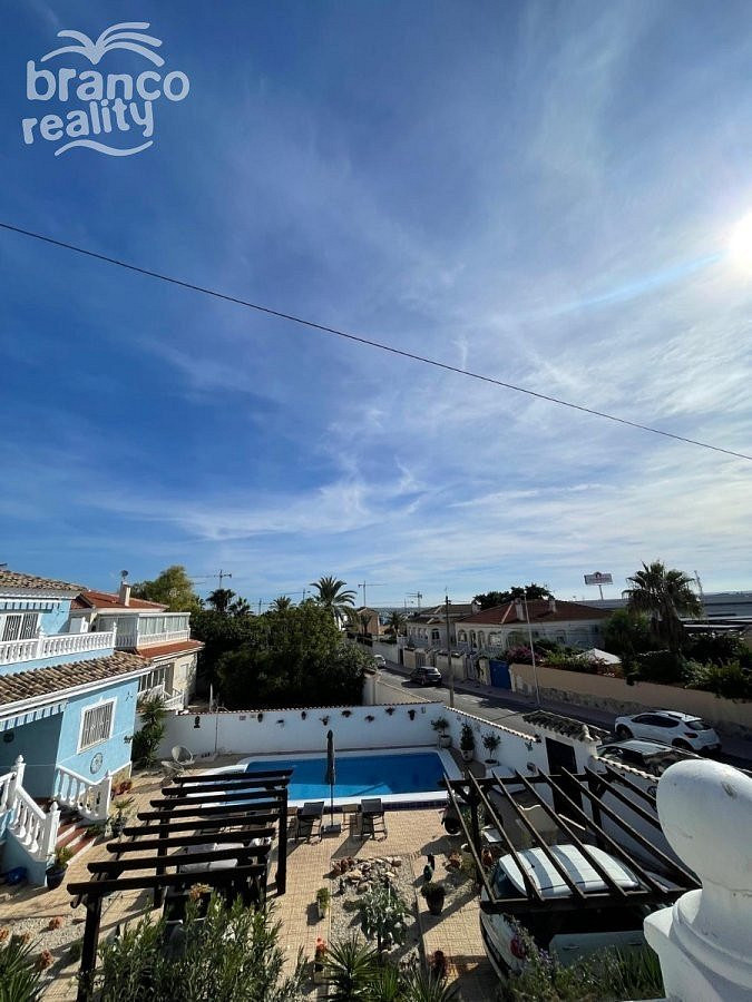 Prodej domu 202 m² s pozemkem 876 m² - Vista 3