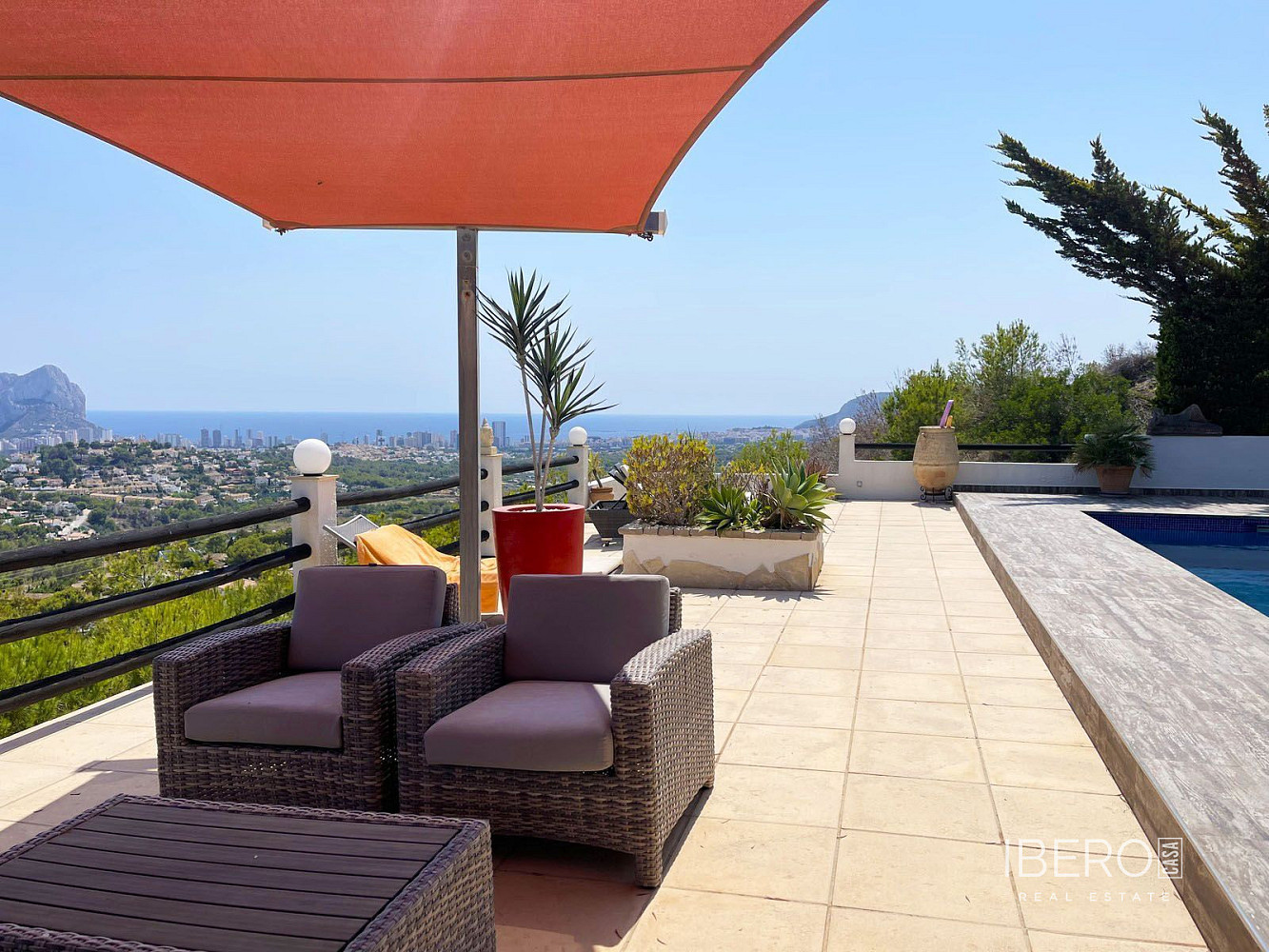 Prodej domu 381 m² s pozemkem 2 100 m² — photo 2