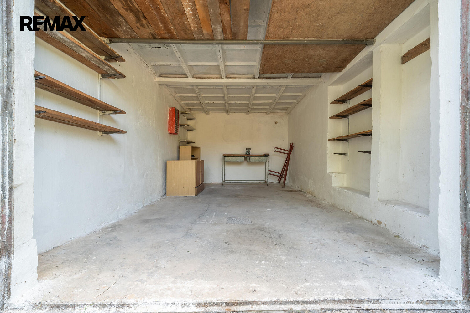Prodej zděné garáže 21 m2 - Praha 9, Kbely, u Železnobrodské ulice parkování, sklad i investice – fotografie 3