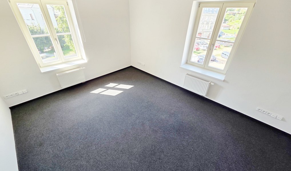 Pronájem kanceláře 194 m², Liberec – náhled fotky 2