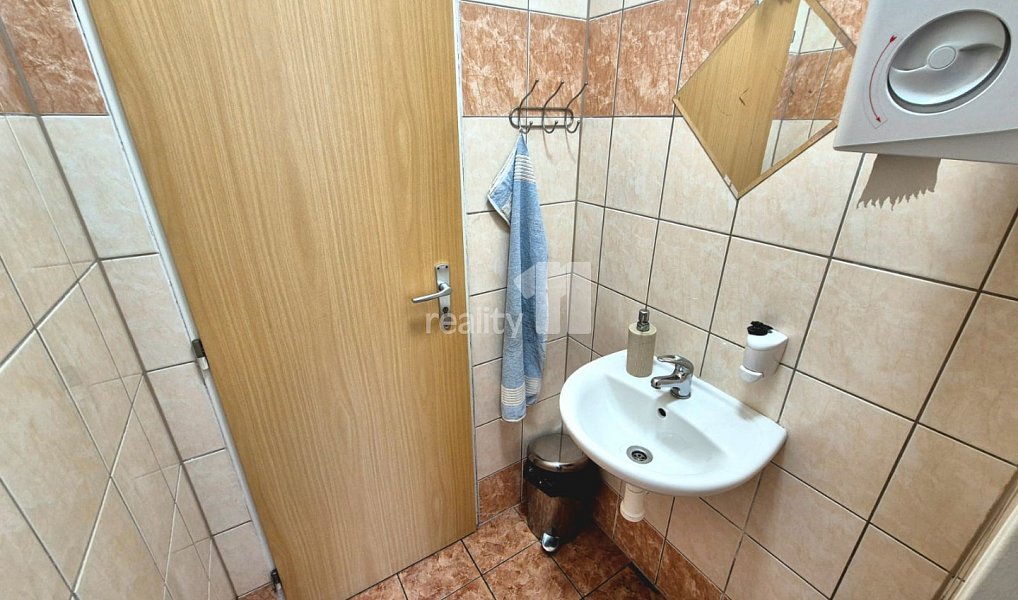 Prodej výrobních prostor 2 849 m², Aš – náhled fotky 37