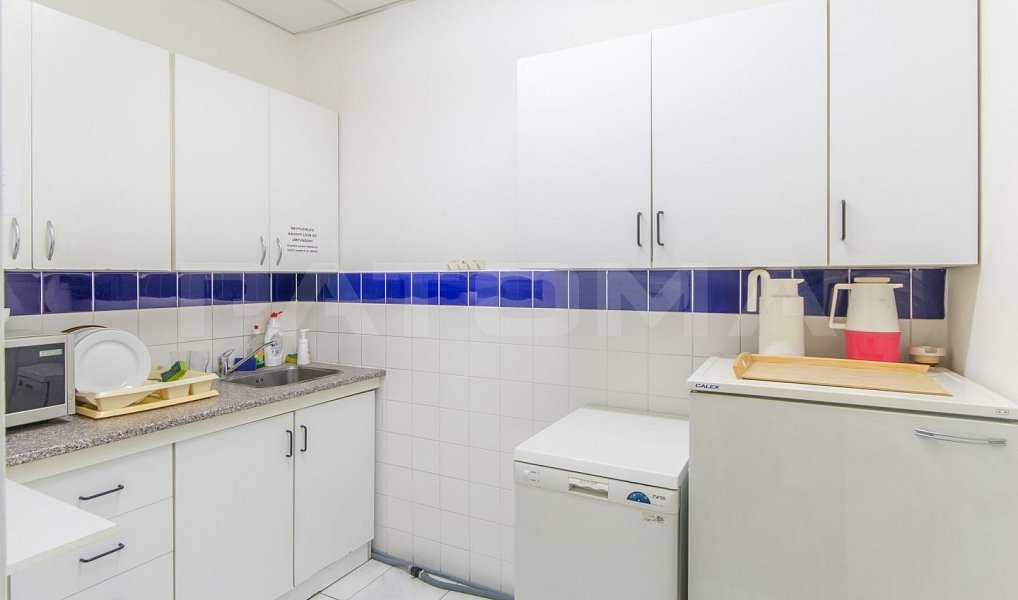 Pronájem kanceláře 142 m², Praha – náhled fotky 12
