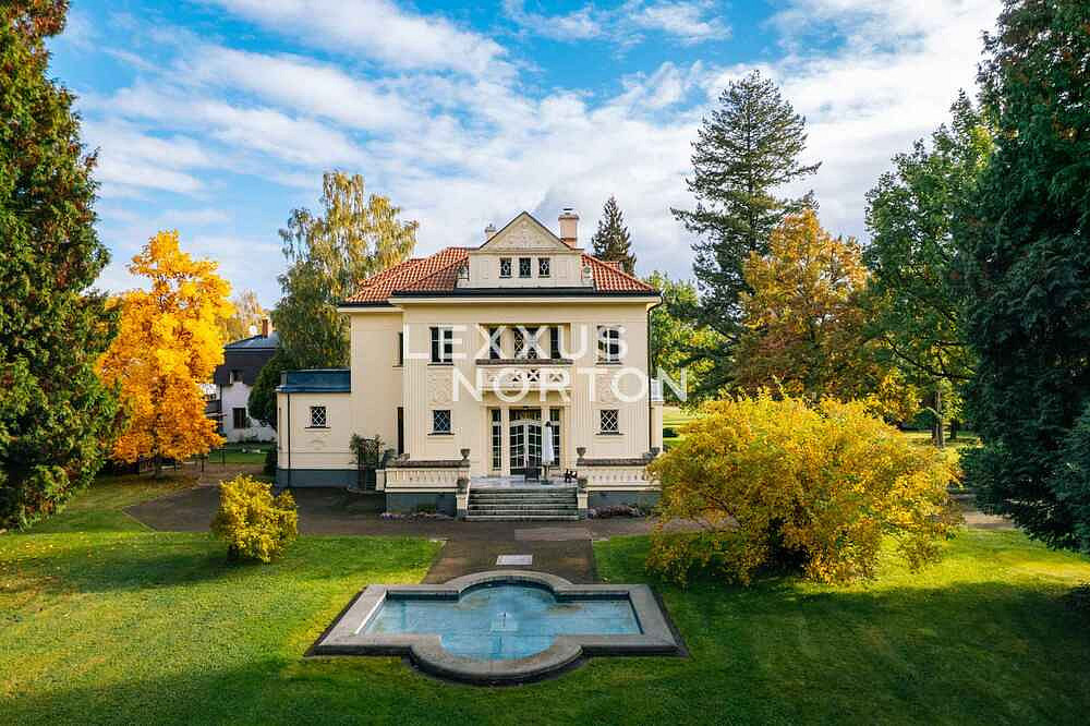 Prodej domu 382 m² s pozemkem 8 500 m²