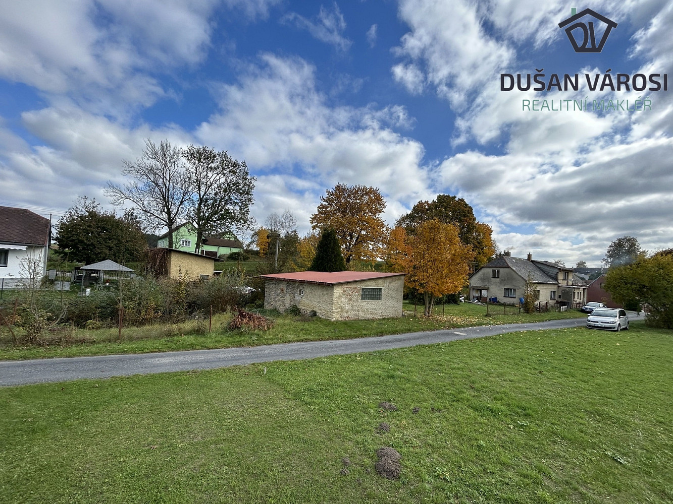 Prodej stavebního pozemku 596 m² – fotografie 5