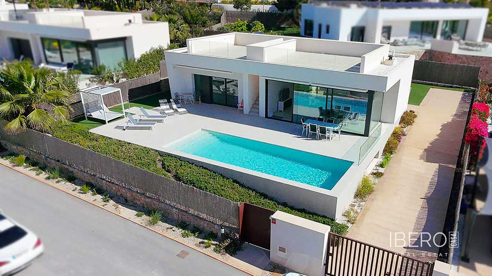 Prodej domu 240 m² s pozemkem 691 m²