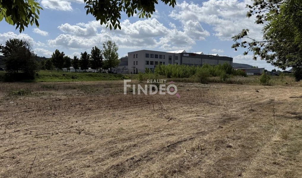 Prodej komerčního pozemku 5 601 m², Králův Dvůr – náhled fotky 17