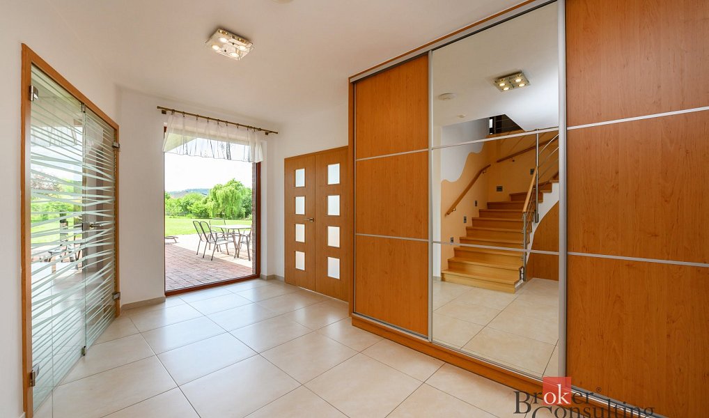 Prodej domu 372 m² s pozemkem 2 751 m², Štěnovice – náhled fotky 39
