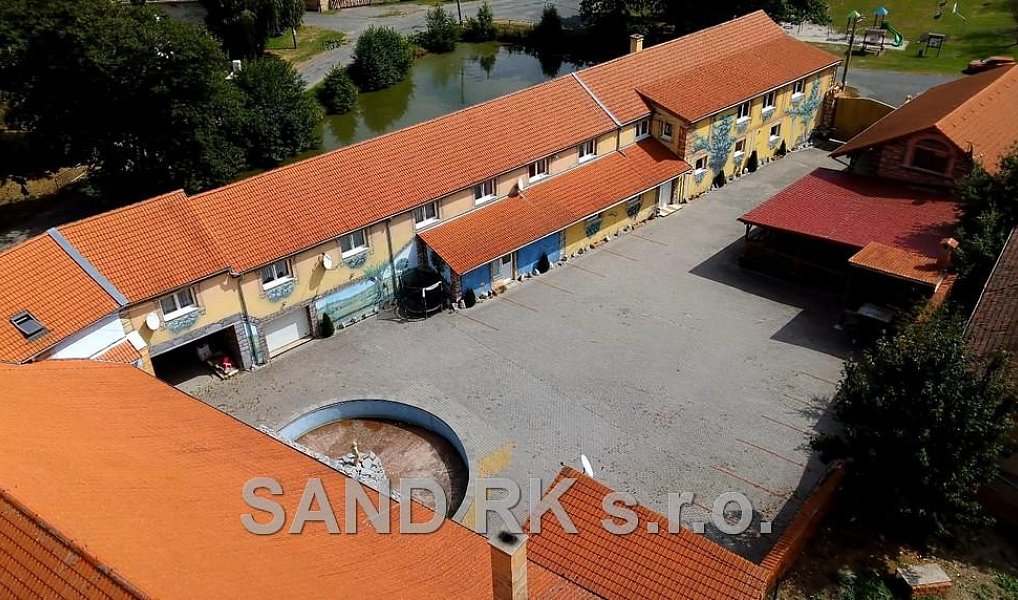 Pronájem domu 1 000 m² s pozemkem 5 177 m², Puclice – náhled fotky 7
